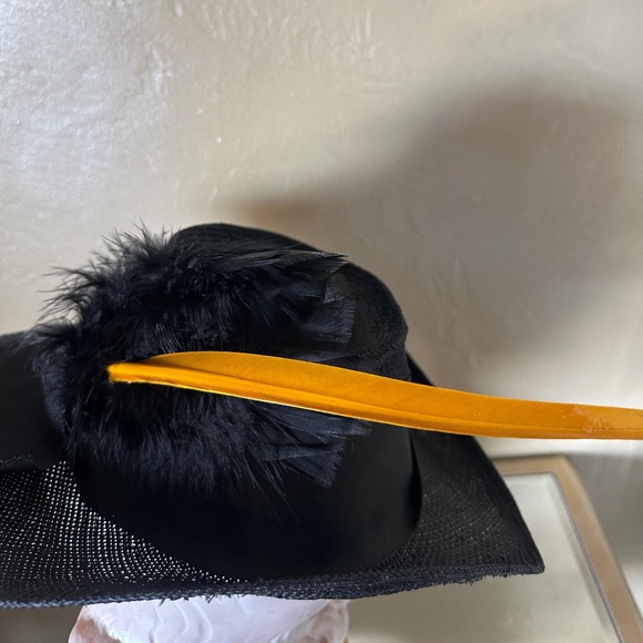 EYE-CATCHING 194Os\' BLACK STRAW FEDORA + WIDE BAND & YELLOW/BLACK FEATHERS main image 8